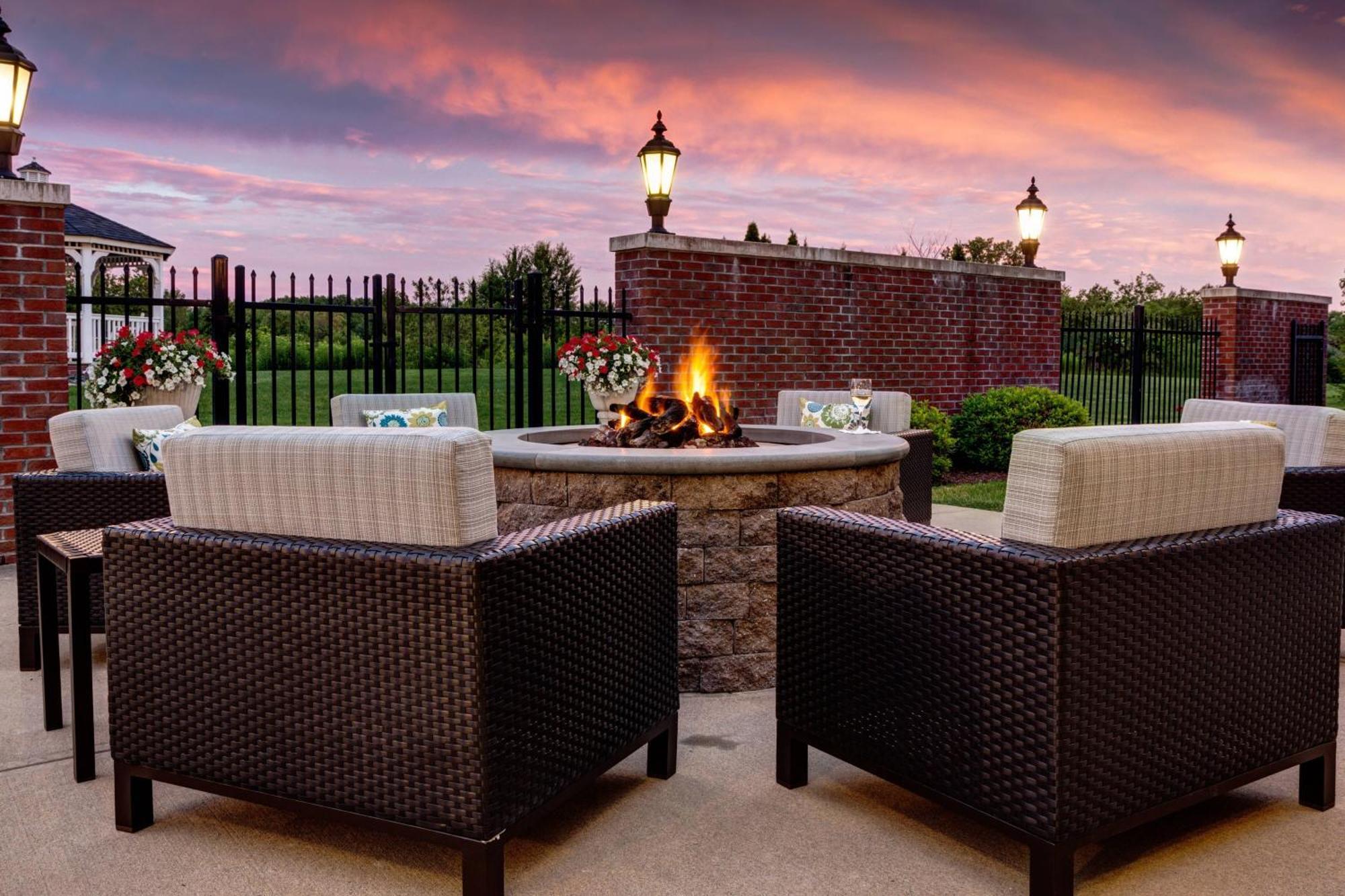 Courtyard Hadley Amherst Exterior foto